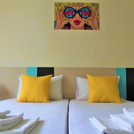 פרימורסקו Pop Art Hotel מראה חיצוני תמונה