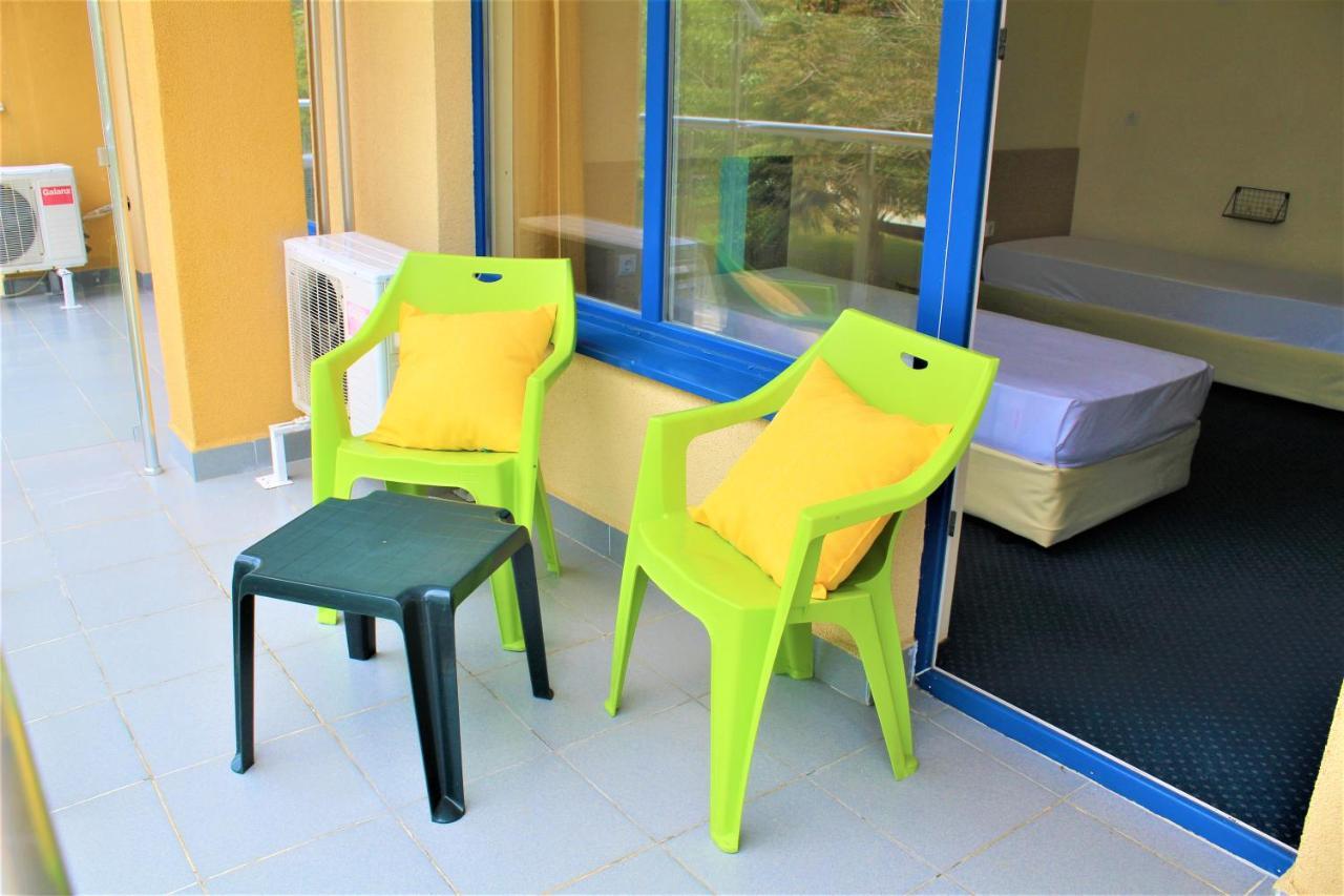 פרימורסקו Pop Art Hotel מראה חיצוני תמונה