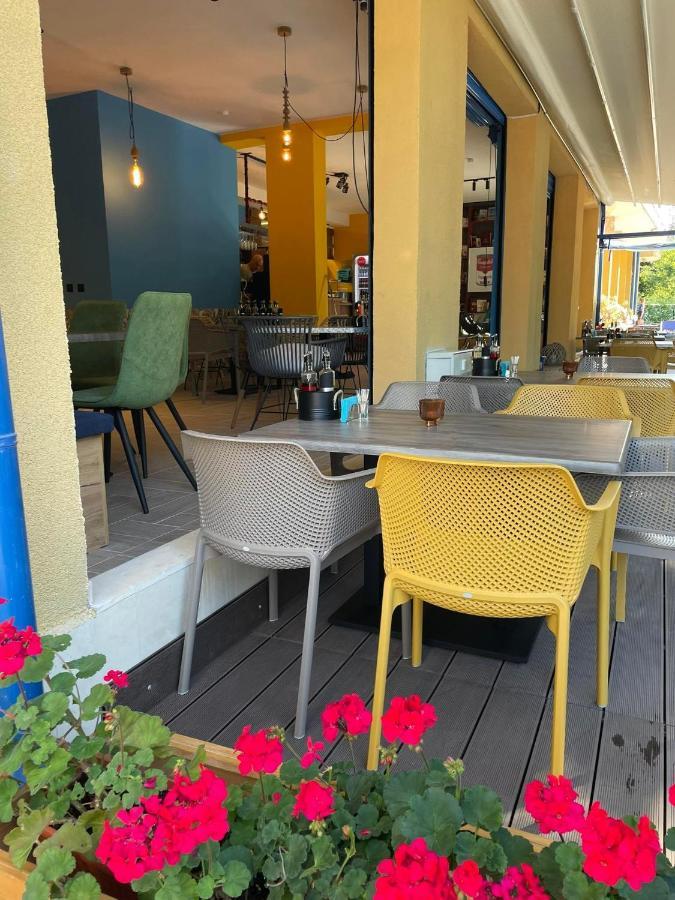 פרימורסקו Pop Art Hotel מראה חיצוני תמונה