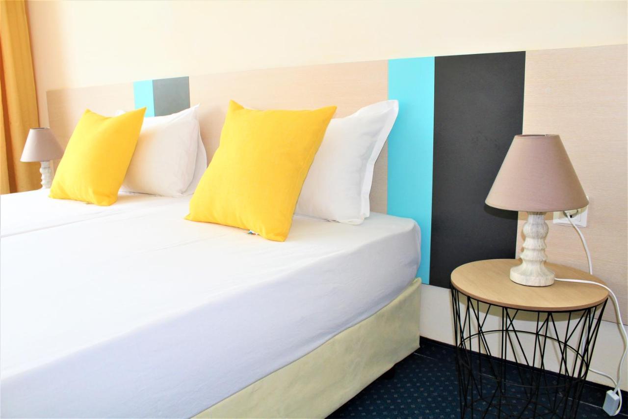 פרימורסקו Pop Art Hotel מראה חיצוני תמונה