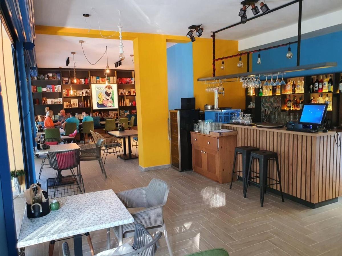פרימורסקו Pop Art Hotel מראה חיצוני תמונה